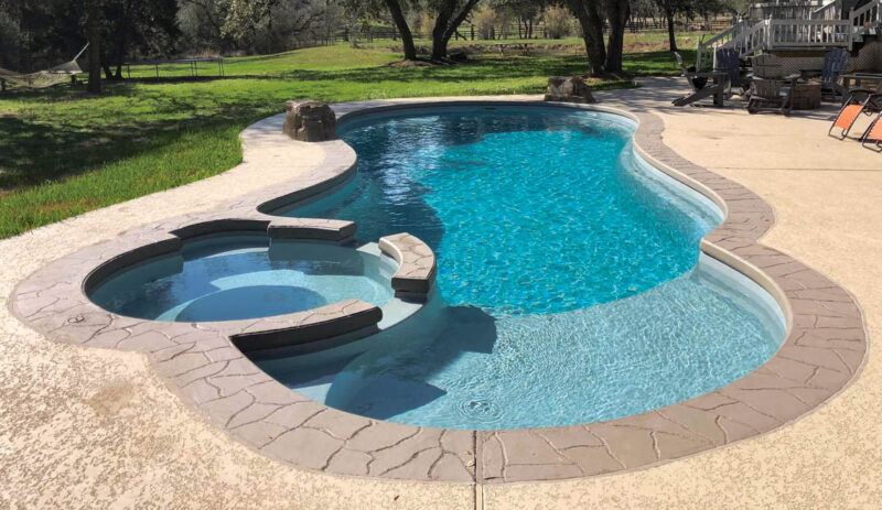 The Allure™ fiberglass pool design - Leisure Pools Houston