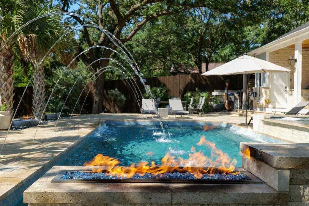 Leisure Pools Houston, premier pool builder for Houston, Texas